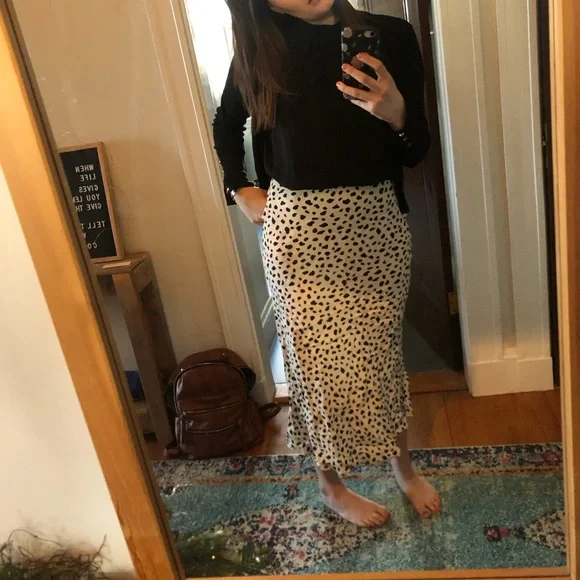 Moon River Cream and Black Patterned skirt - Picture 3 of 3